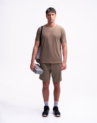 Camiseta deportiva control humedad café hombre