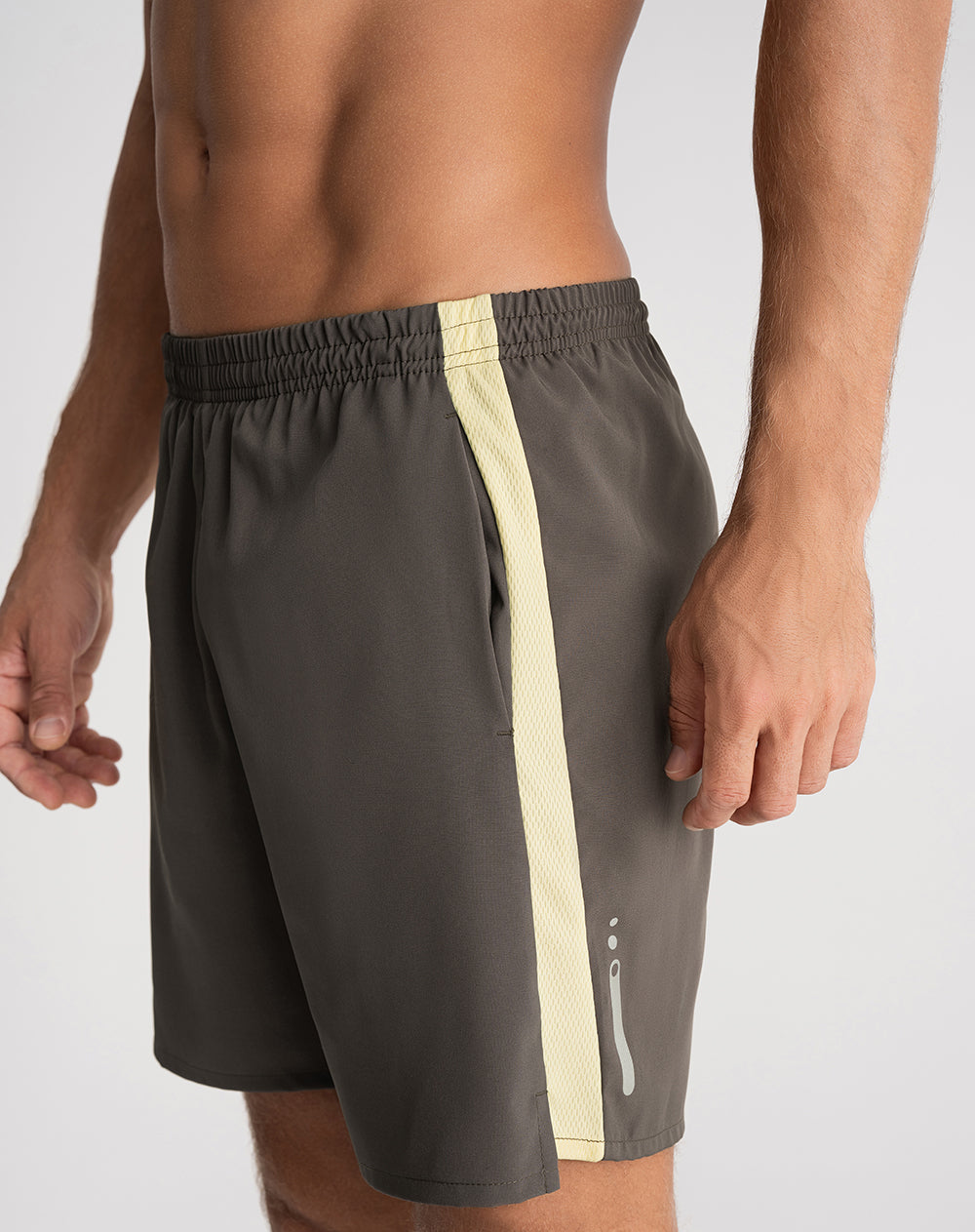 Pantaloneta deportiva secado rápido verde hombre