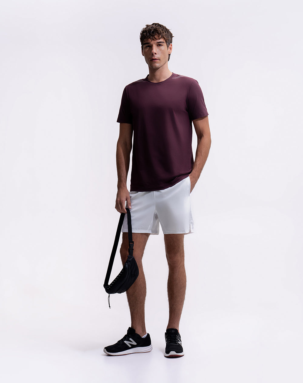 Camiseta deportiva regular manga corta vino tinto hombre