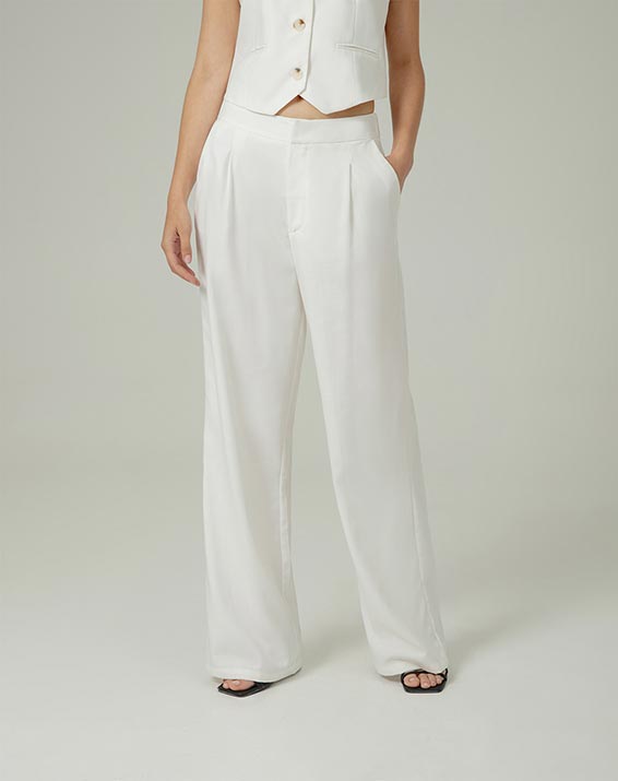 https://www.puntoblanco.co/dx/api/dam/custom/2023/pbc/es-co/imagenes/mujeres/pantalones/kalema/566x715/pantalon-mujer-kalema-crudo-892-detalle-punto-blanco.jpg